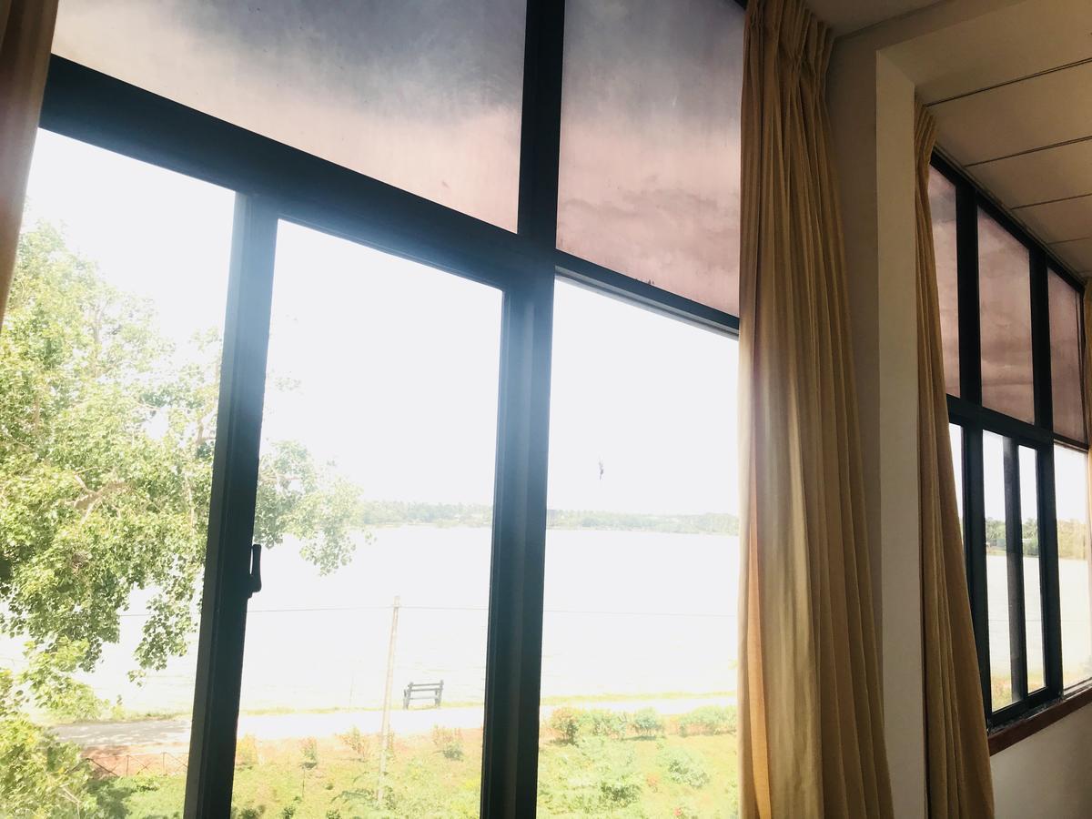 Lake City Resort Anuradhapura Bilik gambar